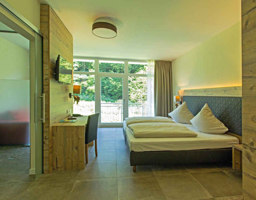 Landhotel Weihermuehle Thaleischweiler-Froschen Pokoj fotografie